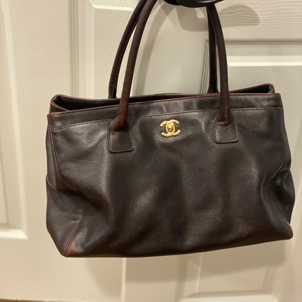 Chanel executive cerf leather tote